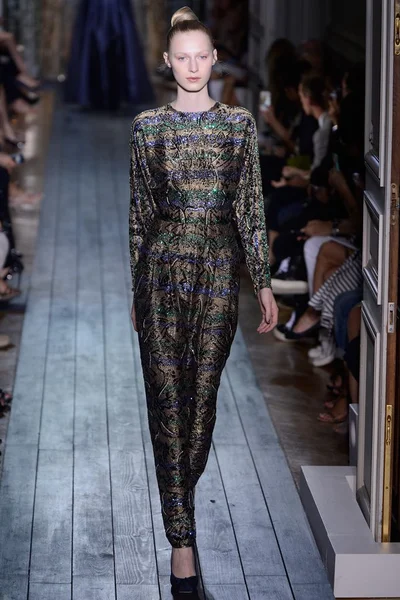 Look 9
